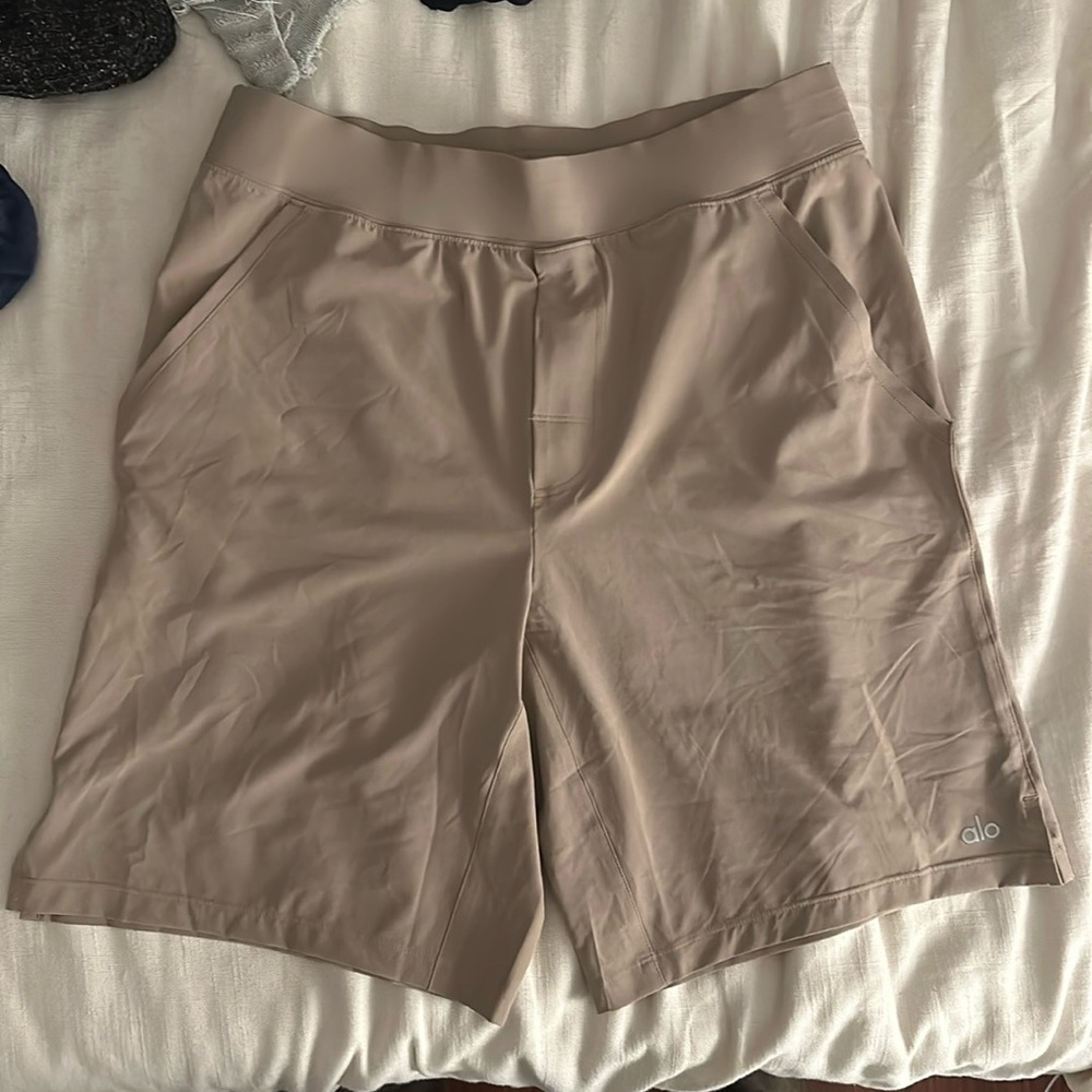 Alo 9” repetition short, new, men’s medium